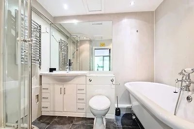 Schöne 6-Zimmer-Wohnung im Stadtzentrum