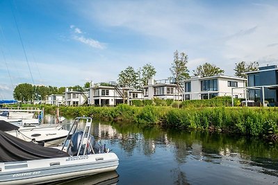 Villa met dakterras nabij het Veluwemeer