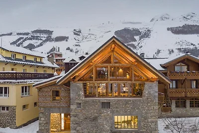 Weelderig chalet met hottub en sauna