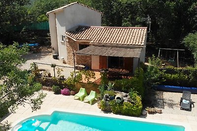 Vintage-Villa in Saint-Brès mit Swimmingpool