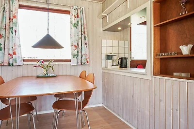 4 osob apartament w Aakirkeby-By Traum