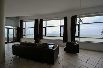 Apartment mit Seeblick und zwei Balkonen