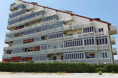 Einladendes Apartment in Marotta mit Veranda