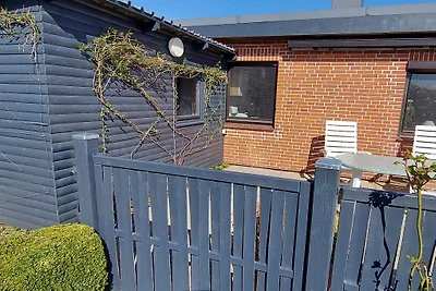 Bungalow in Niesgrau mit Schwimmbecken