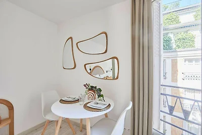 Moderne Studio Montaigne Champs Elysées