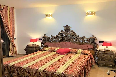 Panoramische villa met zwembad en bubbelbad