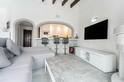 Lebhafte Wohnung in Mijas mit privatem Balkon