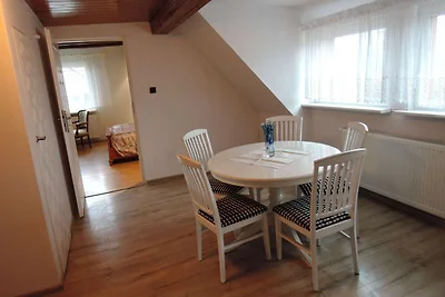 Ferienhaus mit umzהuntem Garten in Stepnica