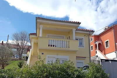 Ampio appartamento con terrazza coperta