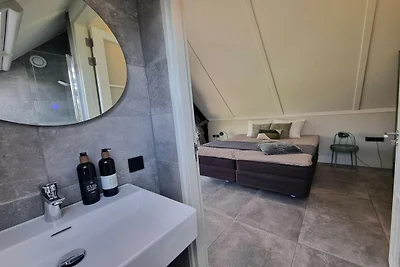 Privater Anlegesteg + moderner Komfort