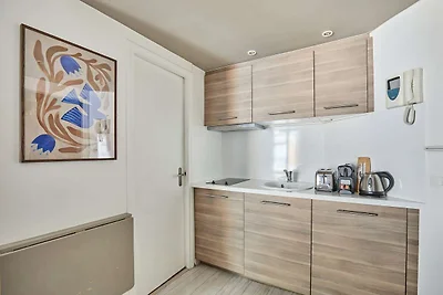 Moderne Studio Montaigne Champs Elysées