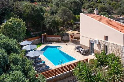 Geräumige Villa mit 3 Schlafzimmern auf Bali