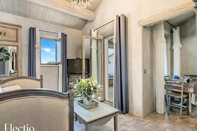 Apartment in Oppède mit beheiztem Pool