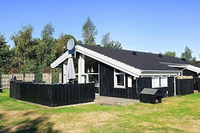 Modernes Ferienhaus in Otterup mit Sauna