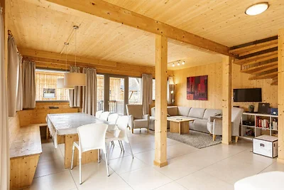Schönes Chalet mit Whirlpool