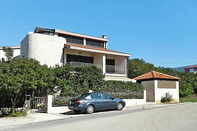 Wohnung in Jadranovo in der Nähe des Meeres