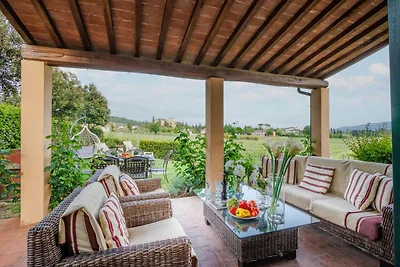 Villa in Monte San Quirico mit Garten