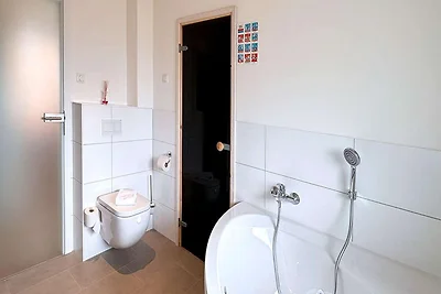 Ferienhaus mit Sauna und Whirlpool in Bad...