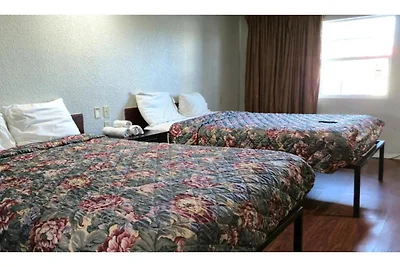 2 Queensize Bedden Niet Roken