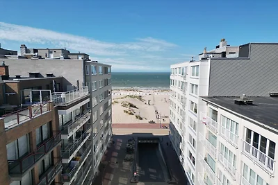 Helle Wohnung mit seitlichem Meerblick