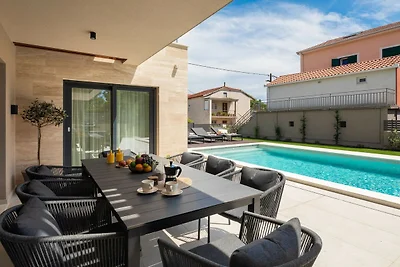 Villa Prima Lux - Four Bedroom Villa with...