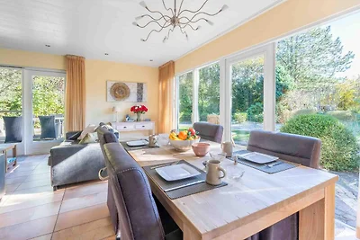 Sehr geschmackvoll eingerichtetes Landhaus fü...