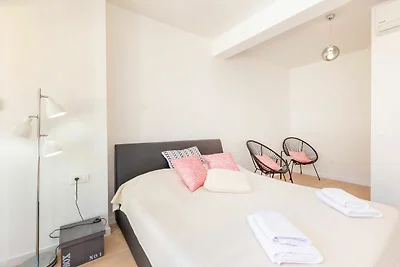 Apartment Life Plus-Two Bedroom Apartment wit...