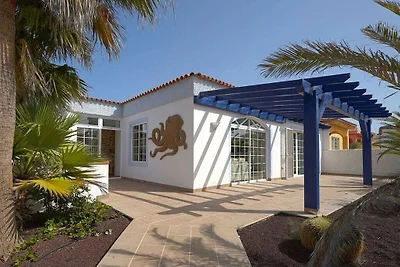 Villa in La Pared mit Schwimmbecken