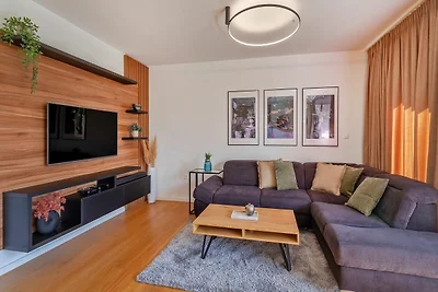 Apartment Floramye - Three Bedroom Apartment ...