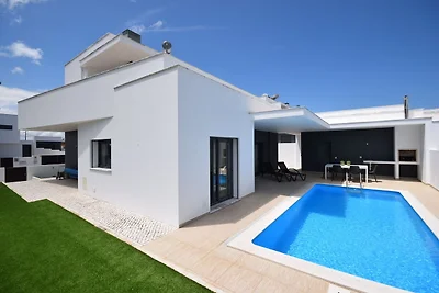 Moderne Villa mit eigenem Swimmingpool in...