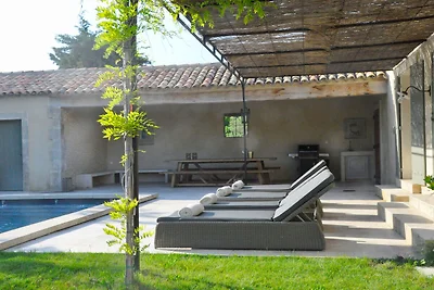 Grandeur Villa a Eygalières con piscina