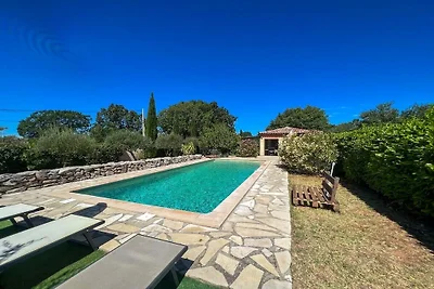 Ferienhaus in Aups mit Schwimmbecken