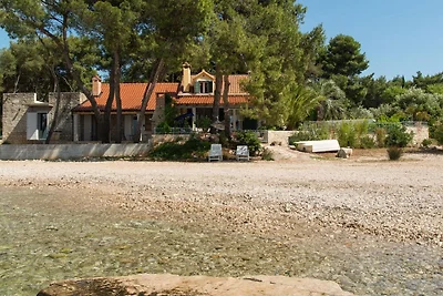 Schöne Villa am Strand mit privatem Pool