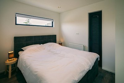 Moderne bungalow met twee badkamers, tussen 2...