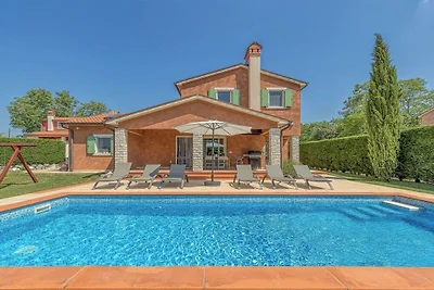 Villa in Nedescina mit Schwimmbecken
