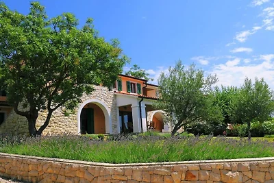Villa in Koromacno mit Barbecue und Wifi