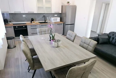 Apartment Ivica - Three Bedroom Apartment wit...
