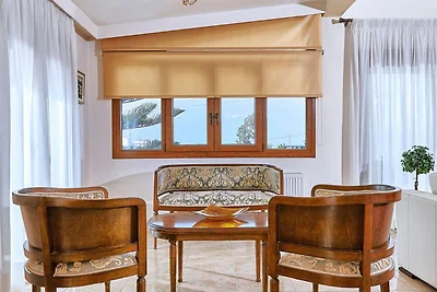 Fantastisches Ferienhaus in Karteros mit Pool