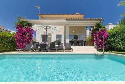 Moderne Villa mit Pool in Alcudia