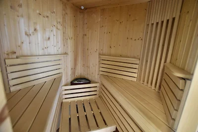 Schצnes Ferienhaus in Zierow mit Kamin