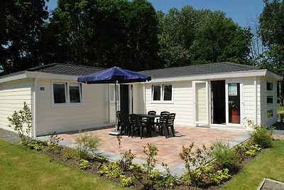 Leuk chalet vlakbij de golfbaan op een...