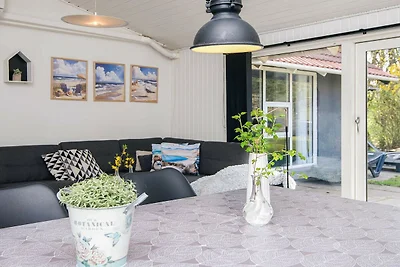 6 Personen Ferienhaus in Oksbøl-By Traum