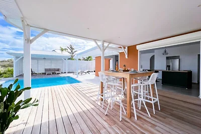 Villa a Saint-François con piscina e giardino