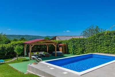 Villa in Kršan mit Schwimmbecken