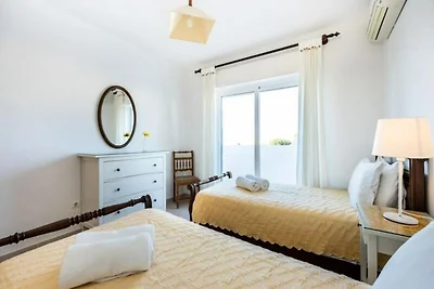 Villa in Galé mit Pool nahe São Lourenço