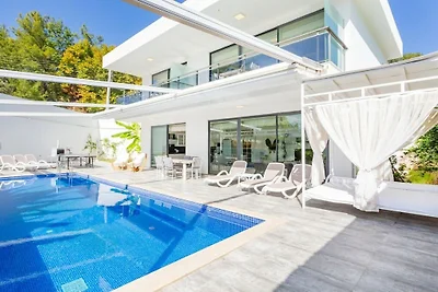 Villa in Kalkan mit Schwimmbecken