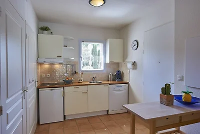Bastide propecal, in un'area verde