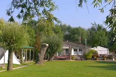 Ferienhaus mit Kamin am Achterwasser in Lütow