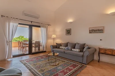 Ferienhaus in Kaštelir mit Schwimmbecken