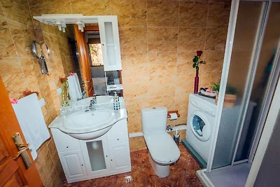 Appartamento moderno con vasca idromassaggio